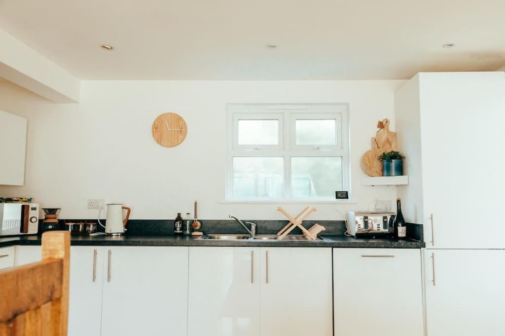 The Hideout - Newquay - Fully Stocked Eco Escape Villa Exterior photo